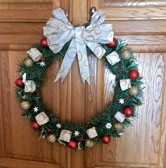 Beautiful Christmas wreath 20X20" (handmade)  + free gift - Picture 3 of 3